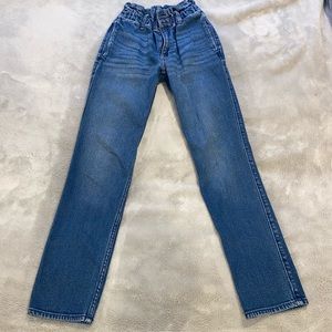 Hollister Ultra High Rise Mom Jeans